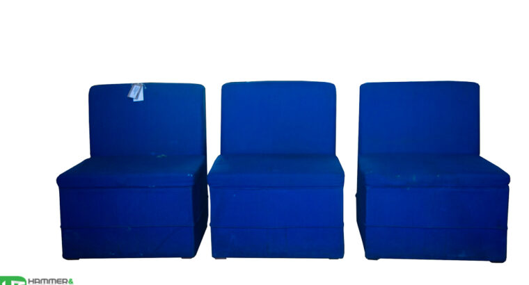 VISITORS SEATS