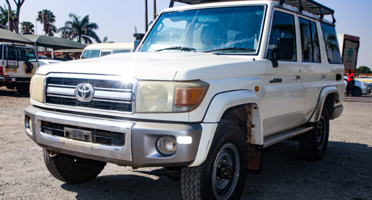 2009 TOYOTA LANDCRUISER