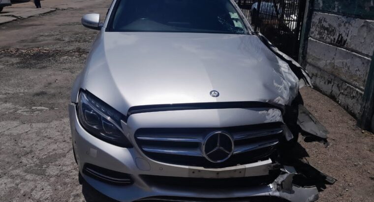 2014 MERCEDES BENZ C200