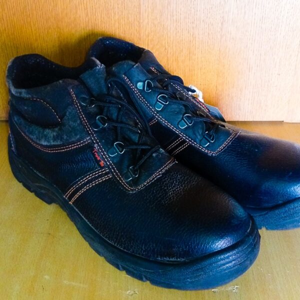 SAFETY SHOES