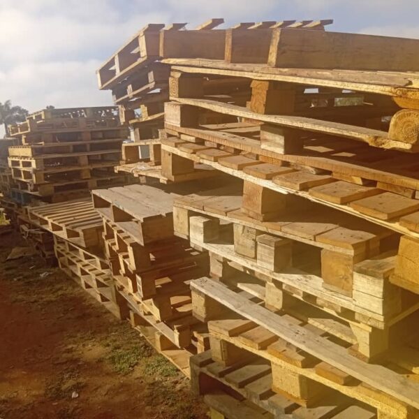 WOODEN PALLETS