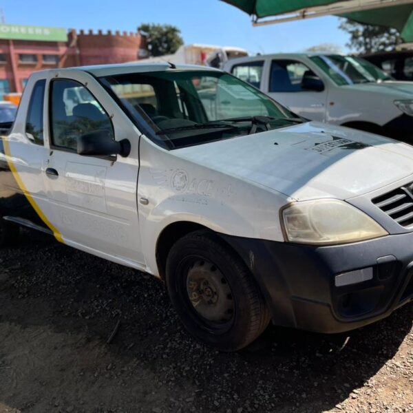 NISSAN NP300