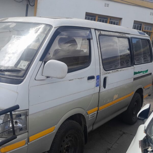 TOYOTA HIACE