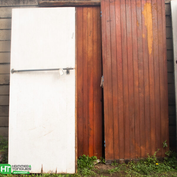 WOODEN DOORS