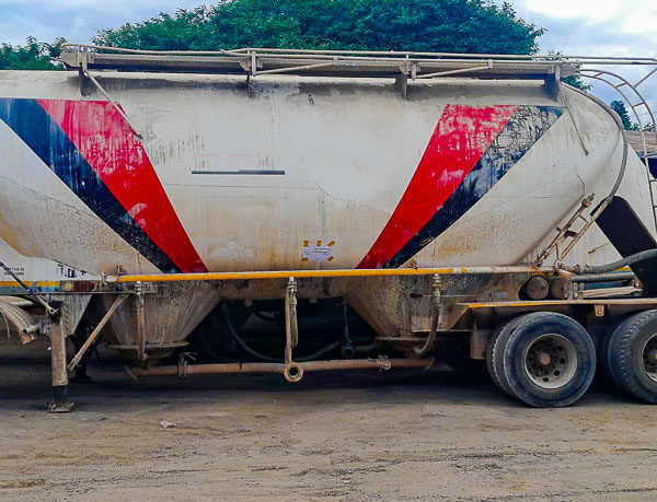 TEE -TRIDEN TANKER TRAILERS