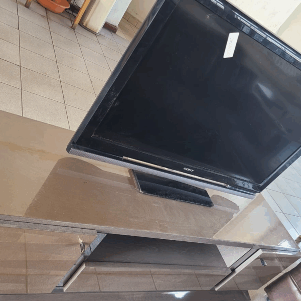 TELEVISIONS AND TV STANDS