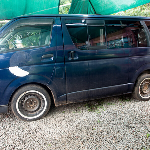 TOYOTA HIACE